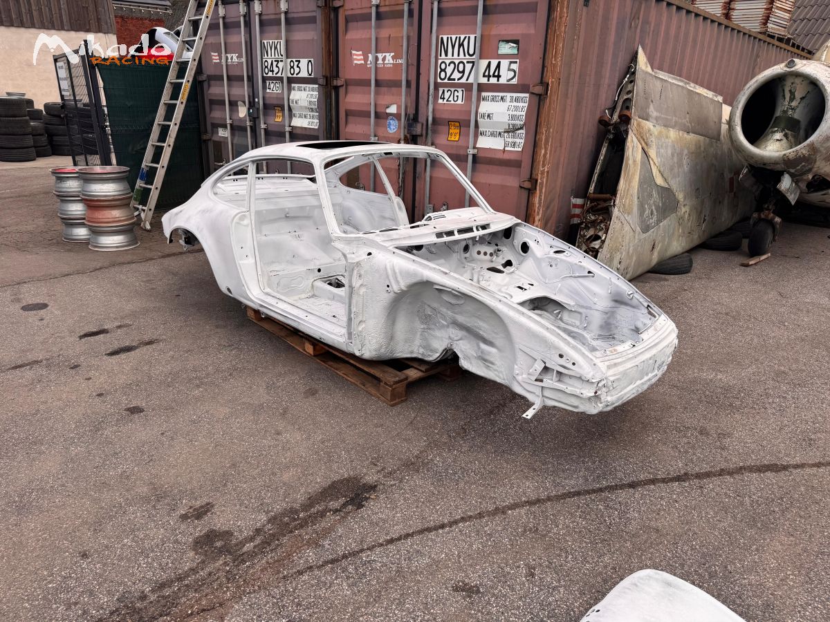 Caisse Porsche 911 3.0 SC Coupé 1982 projet restauration – photo 1 sur 6