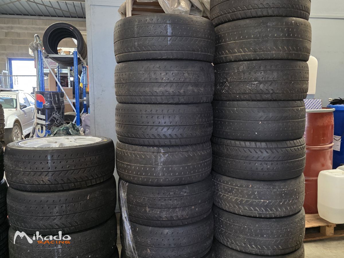Très gros lot de pneus Pirelli VHC 245/620/17 – photo 4 sur 4