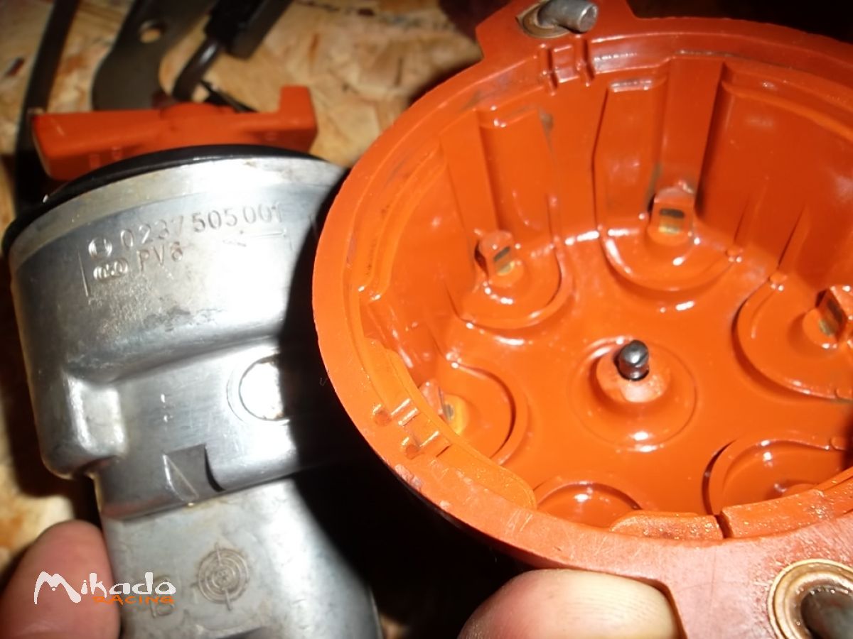PIECES MOTEUR PORSCHE – photo 1 sur 2