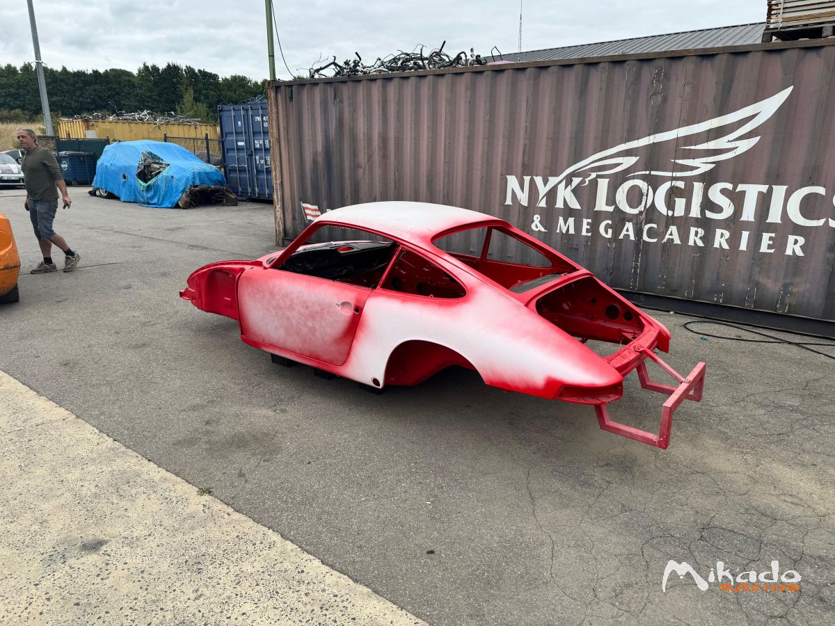 Caisse nue Porsche 911 2.0 1966 entièrement restaurée – photo 2 sur 6