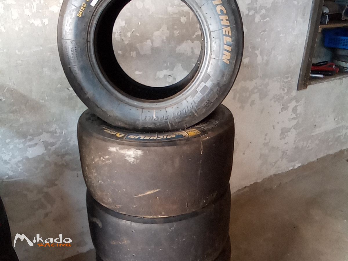 Pneus Michelin 24/57/13 et 20/54/13 – photo 1 sur 2