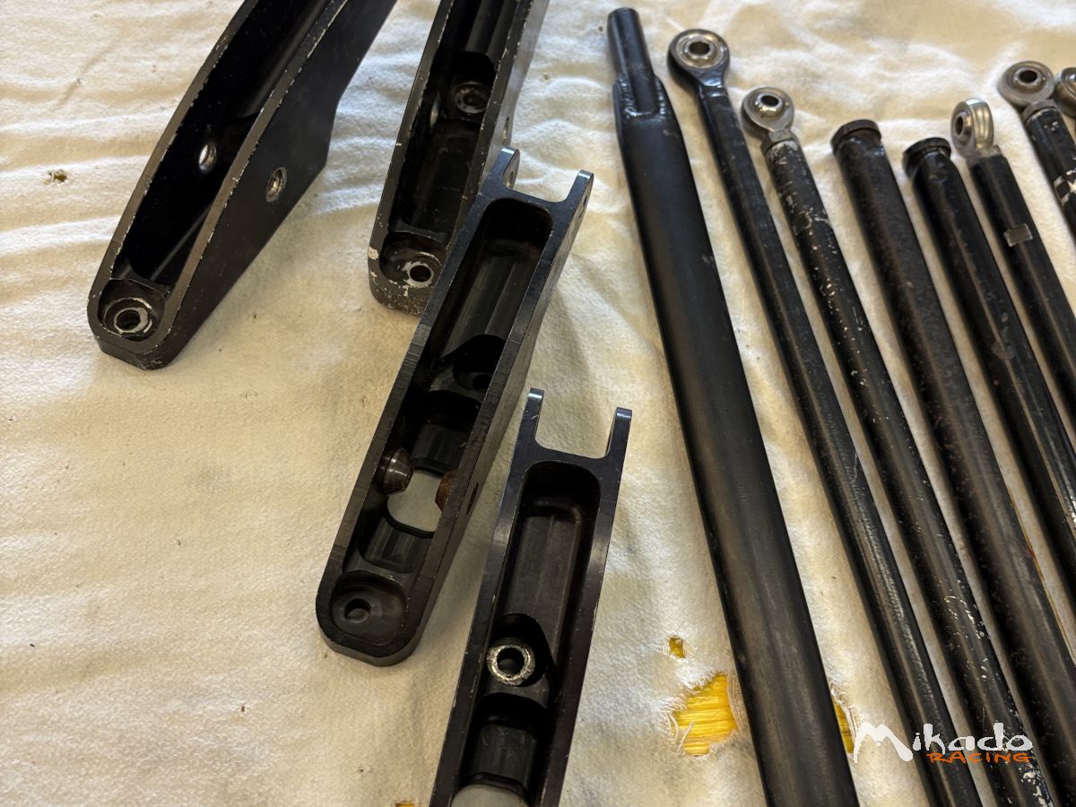 Dallara F392 392 Triangles suspension – photo 6 sur 6