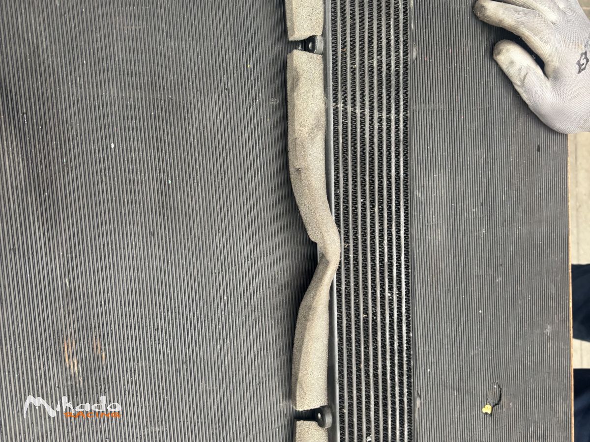 Radiateur d'huile pour BMW moteur S14 compact – photo 1 sur 2