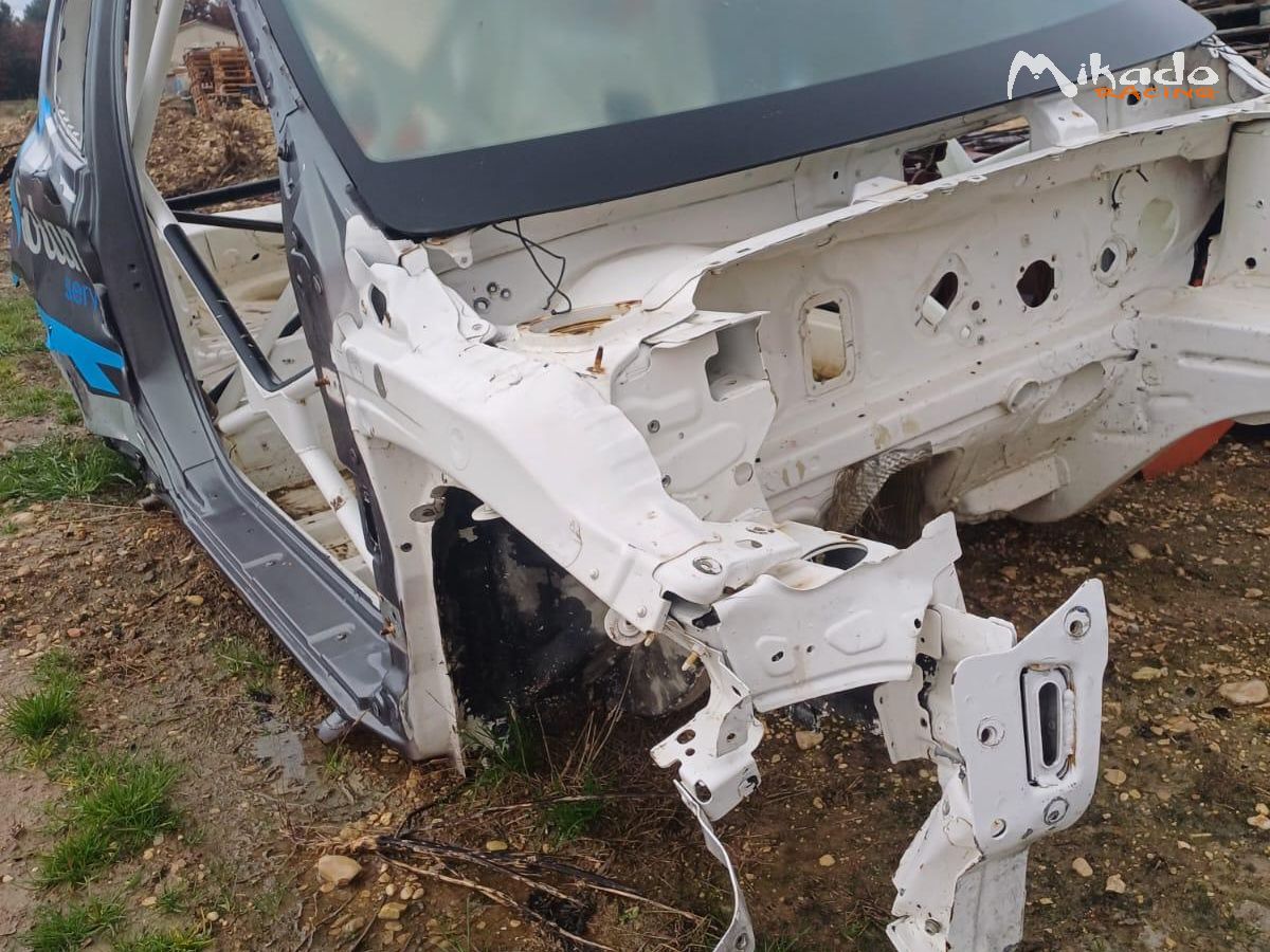 Caisse accidentée CLIO R3 MAX – photo 3 sur 6