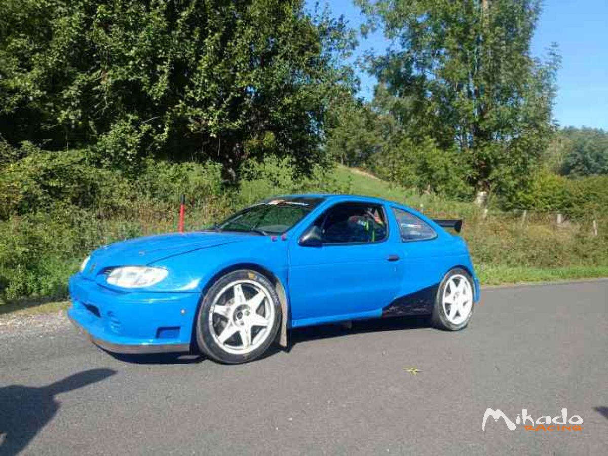 Caisse Megane maxi f2000