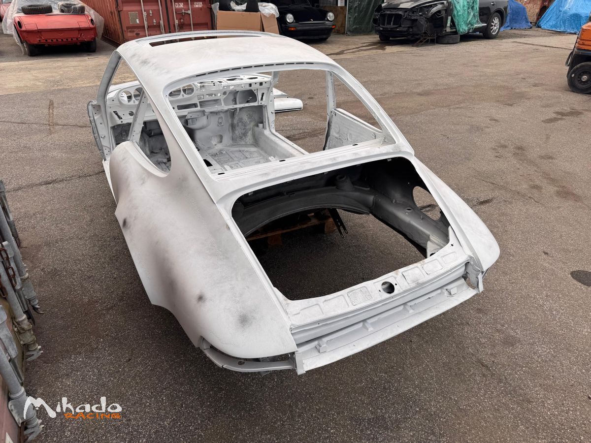 Caisse Porsche 911 3.0 SC Coupé 1982 projet restauration – photo 2 sur 6