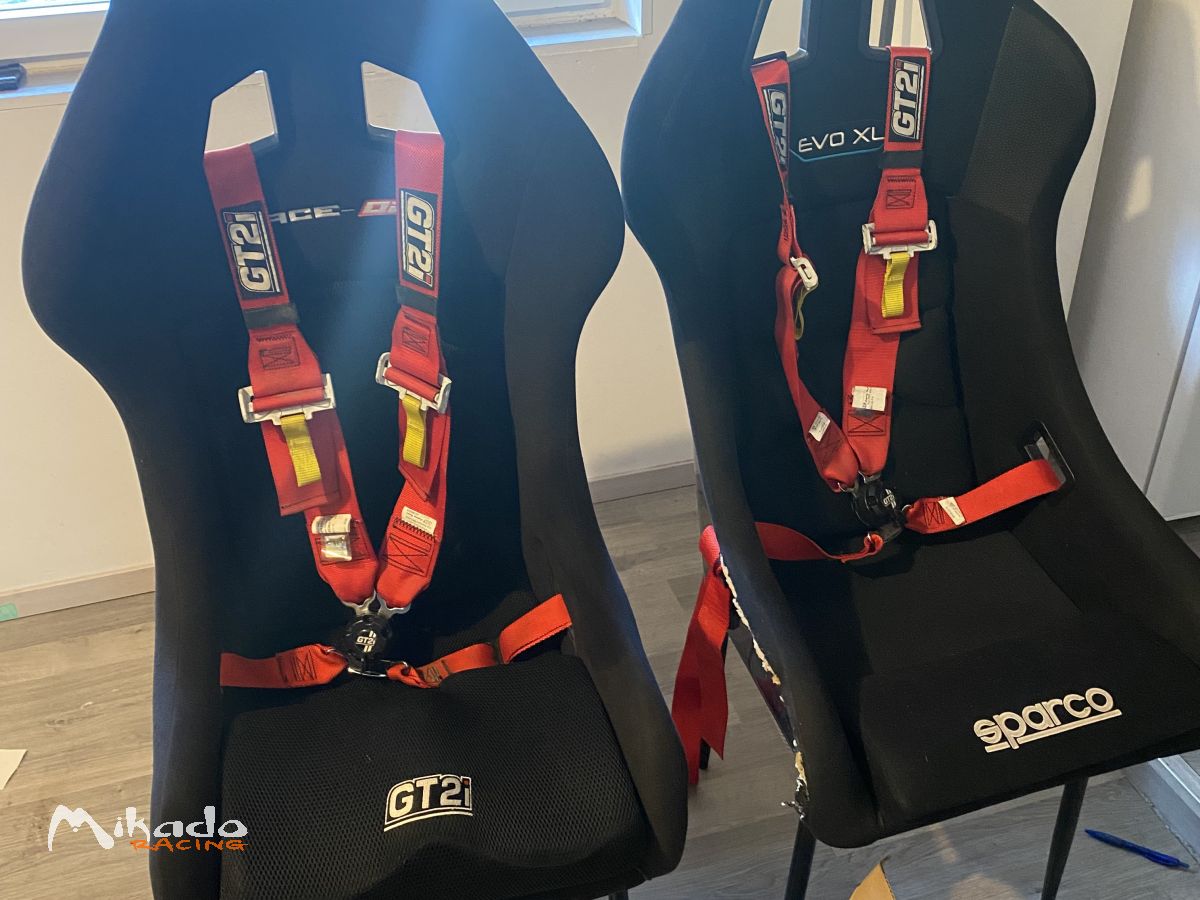 baquet et harnais sparco et gt2i – photo 1 sur 3