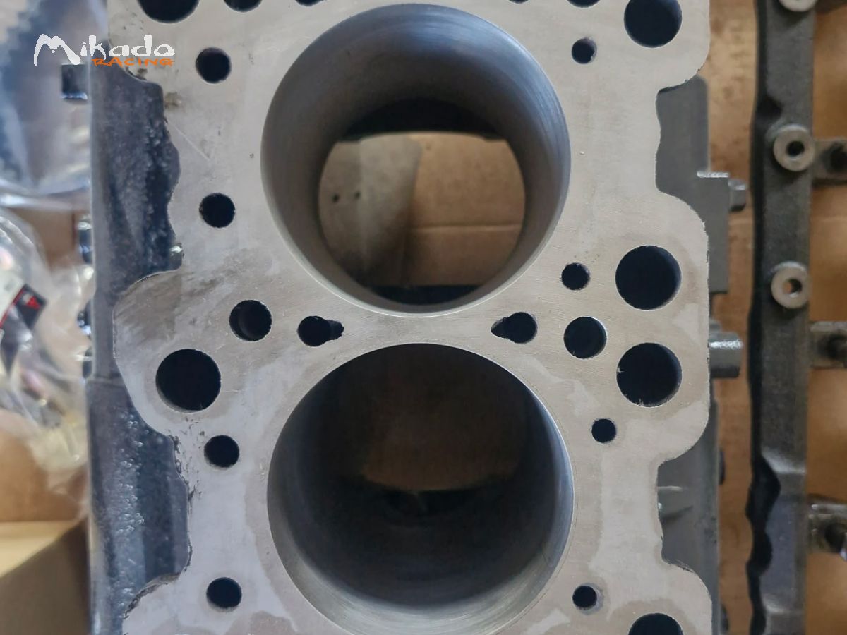 moteur Mitsubishi evo – photo 2 sur 6