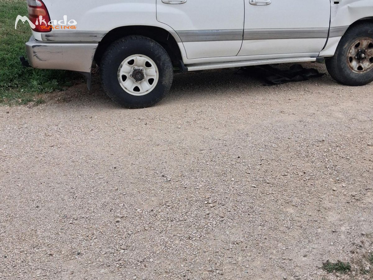 VDS TOYOTA HDJ 100 ACCIDENTE – photo 5 sur 5