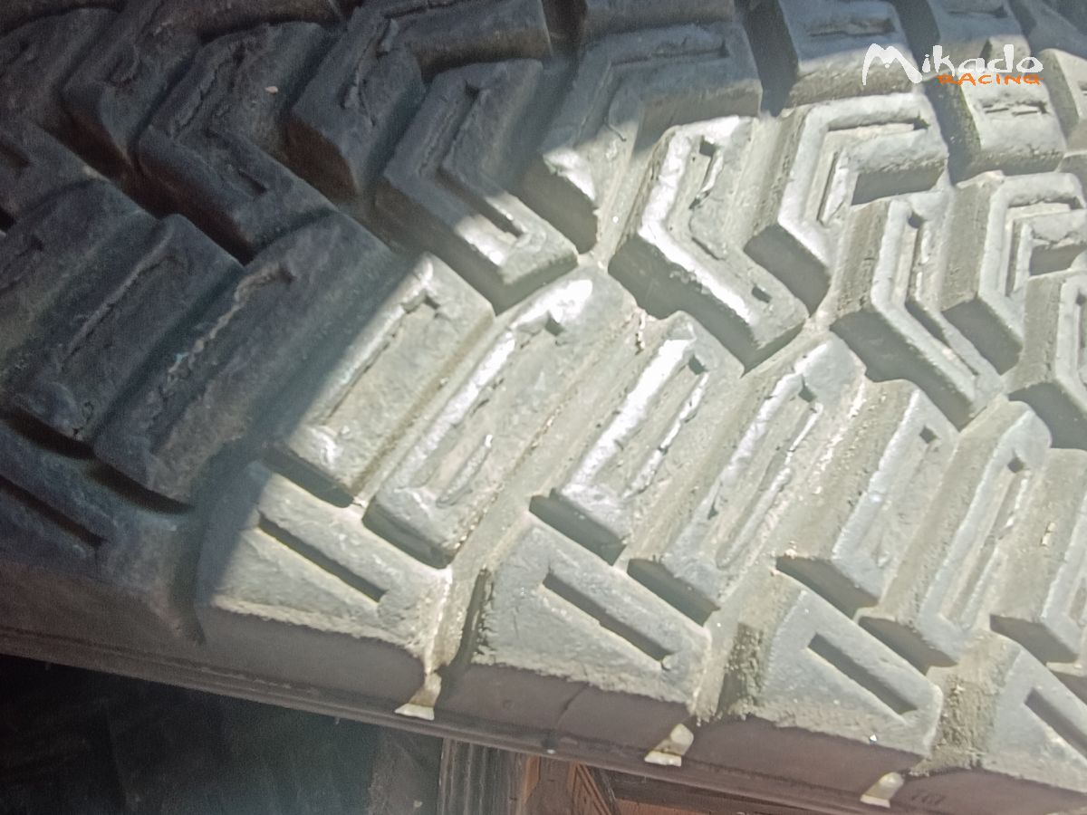 pneus terre pirelli – photo 1 sur 2