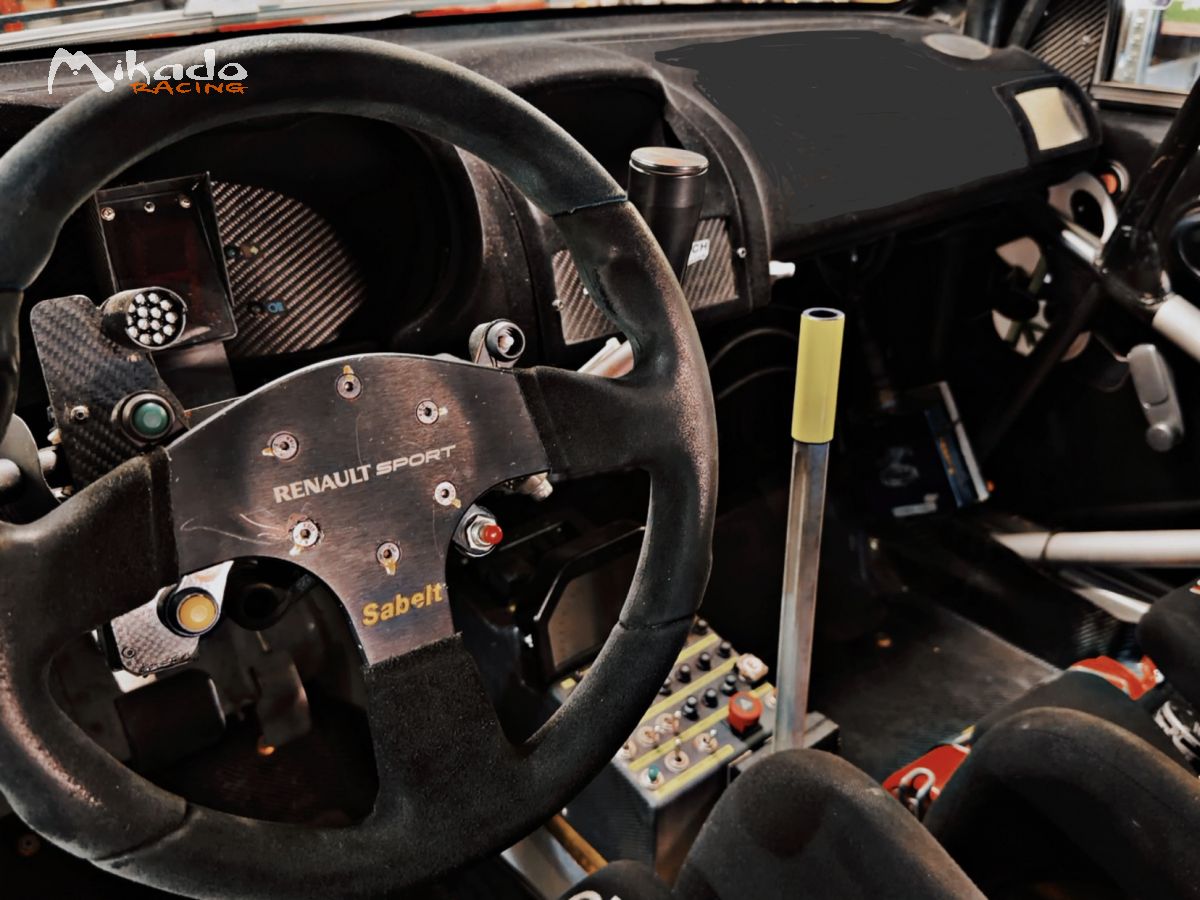 Clio super 1600+ Pieces Prix intéressant si rapide – photo 1 sur 4