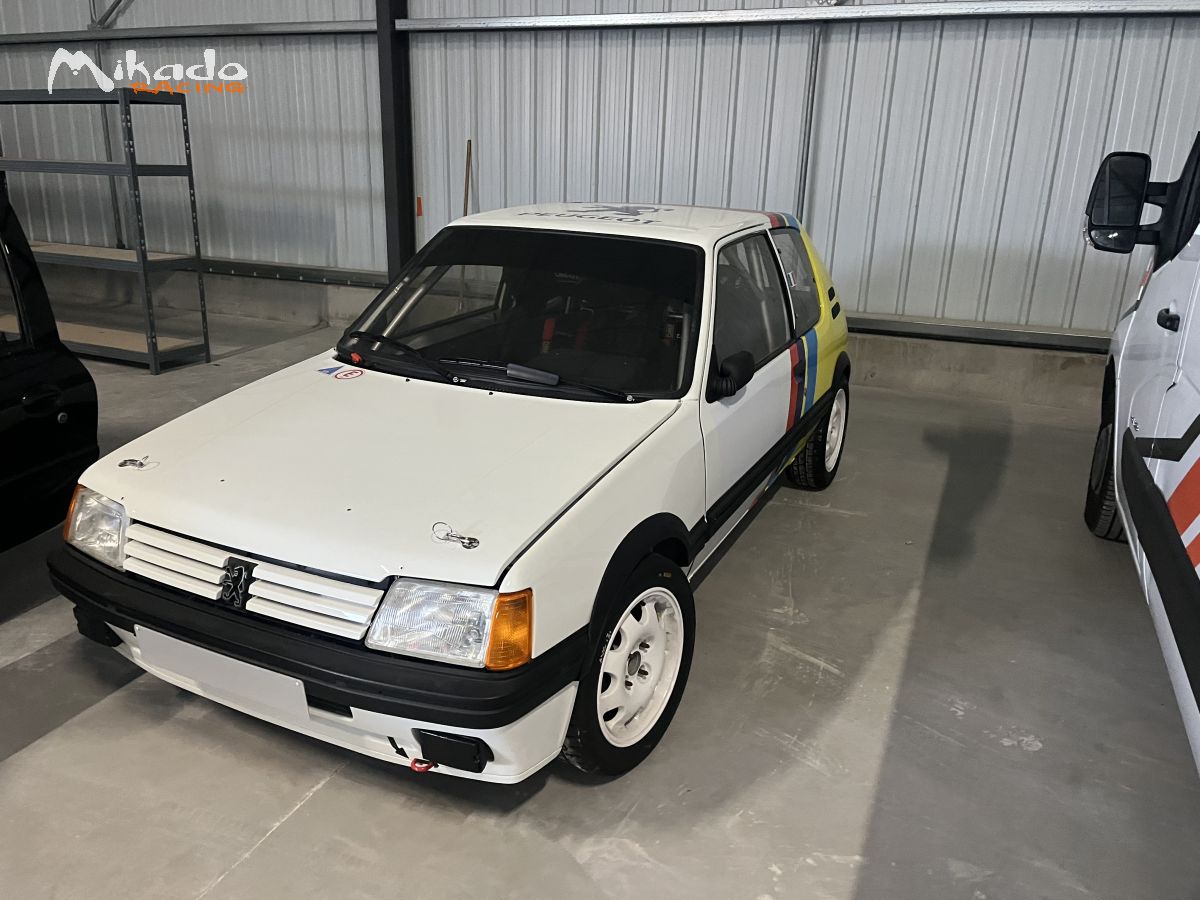 Top annonce 205 1.9 GTI TOP GR A – photo 3 sur 4