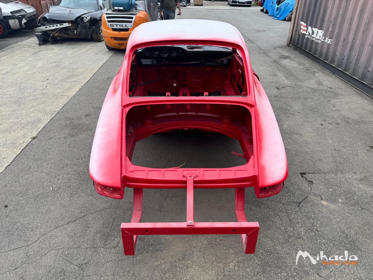 Caisse nue Porsche 911 2.0 1966 entièrement restaurée – photo 4 sur 6
