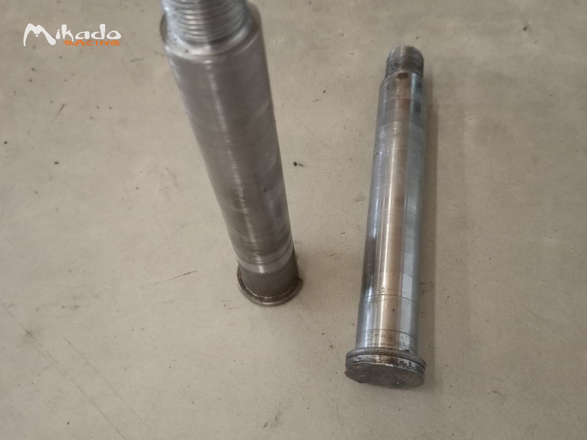 Pivot roue arrière 205