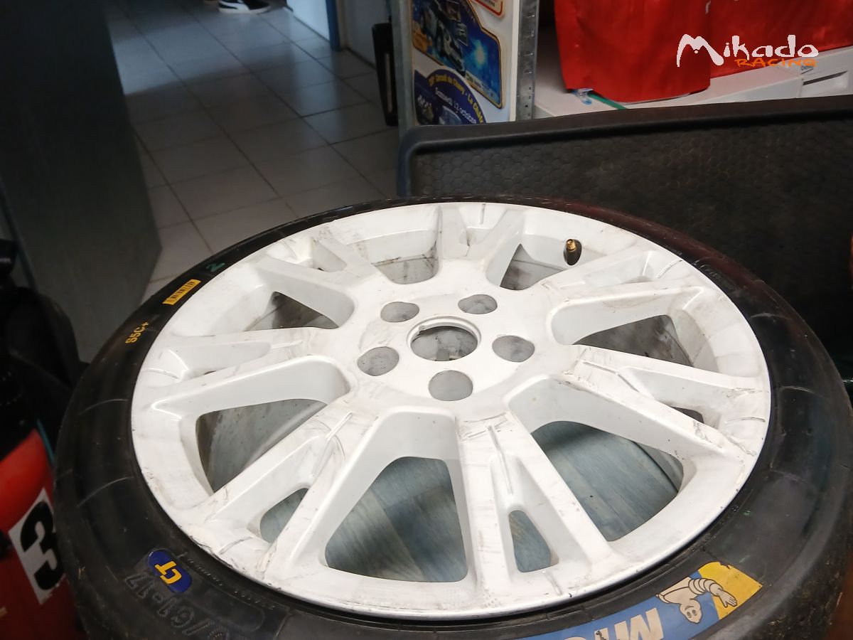 vds jantes et pneus clio 3 rs – photo 2 sur 3