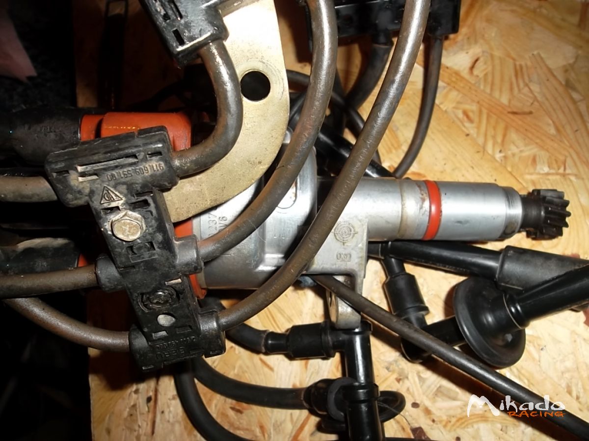PIECES MOTEUR PORSCHE – photo 2 sur 2