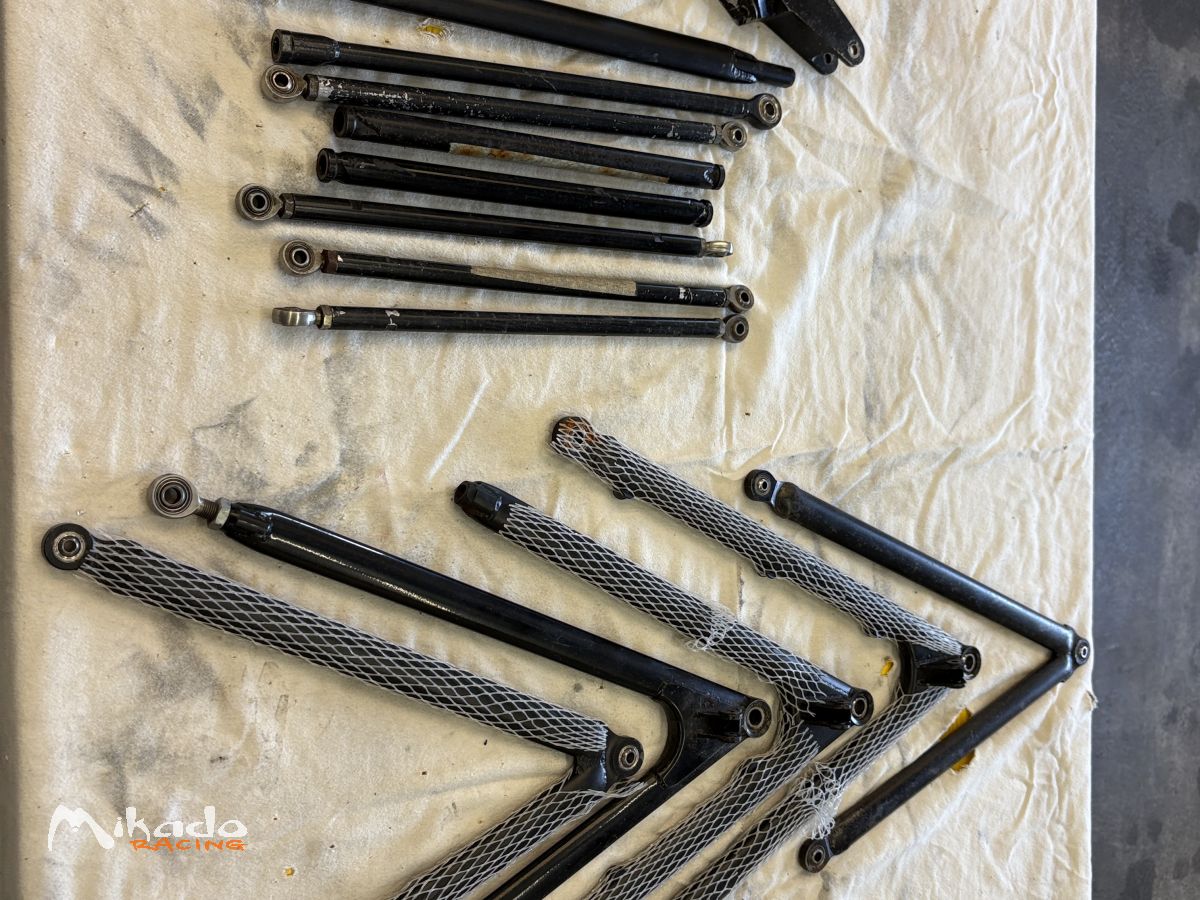 Dallara F392 392 Triangles suspension – photo 2 sur 6