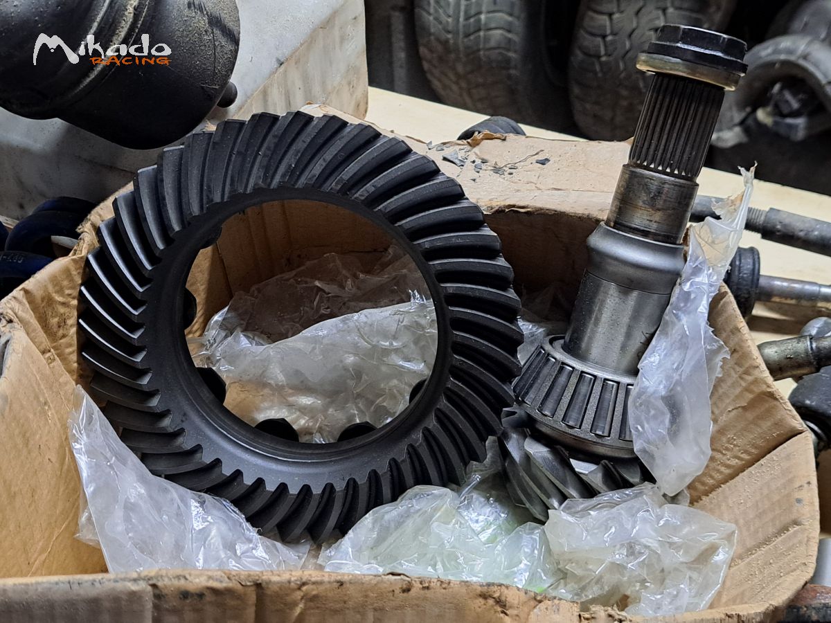 PIECES BMW E30 – photo 2 sur 6