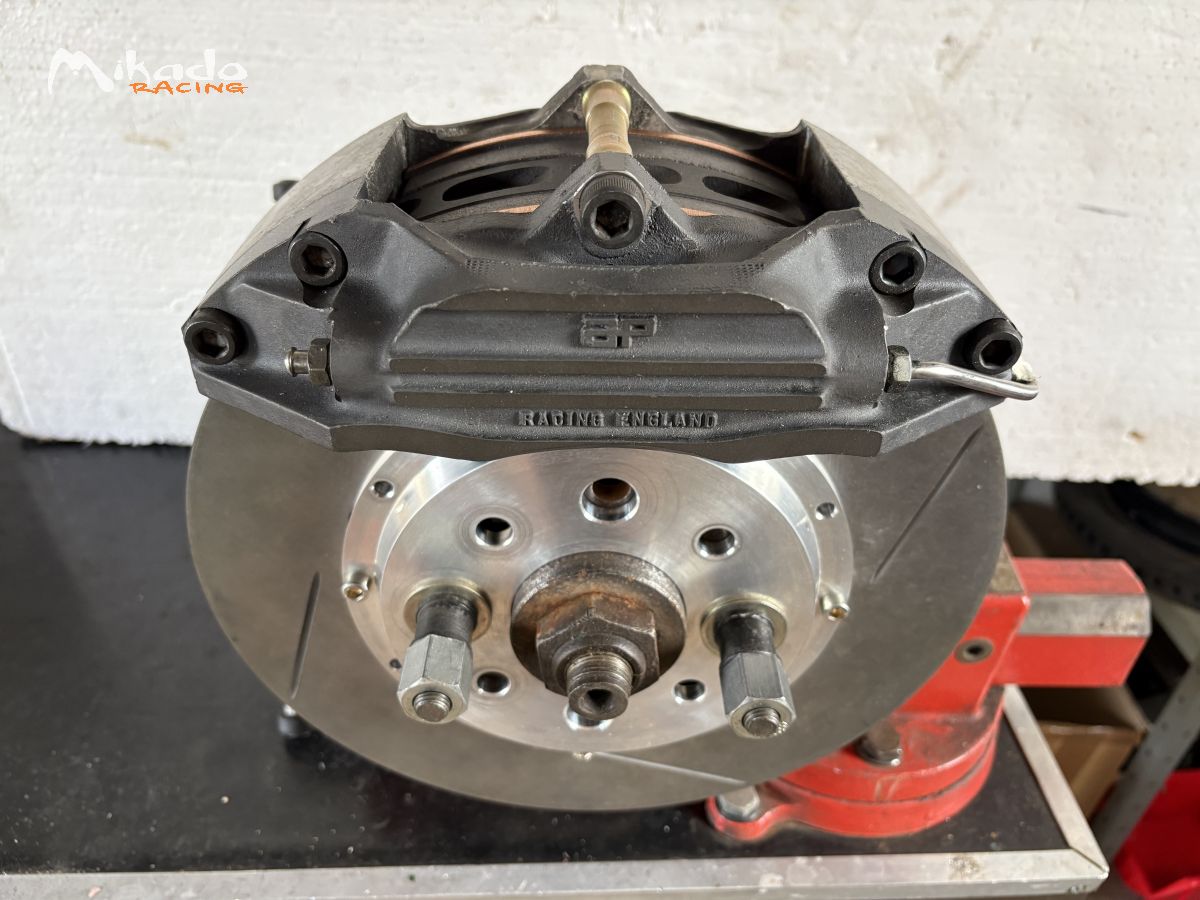 Kit FREIN ARRIERE COSWORTH 4X4 ESCORT SIERRA VHC GRA AP RACING 304X28MM – photo 2 sur 4