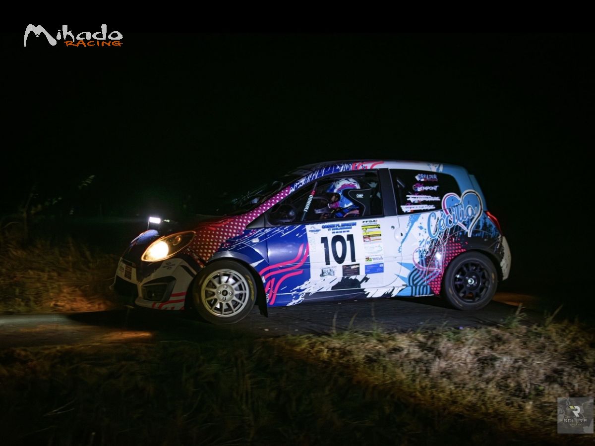 RENAULT TWINGO RS R1 – photo 4 sur 6