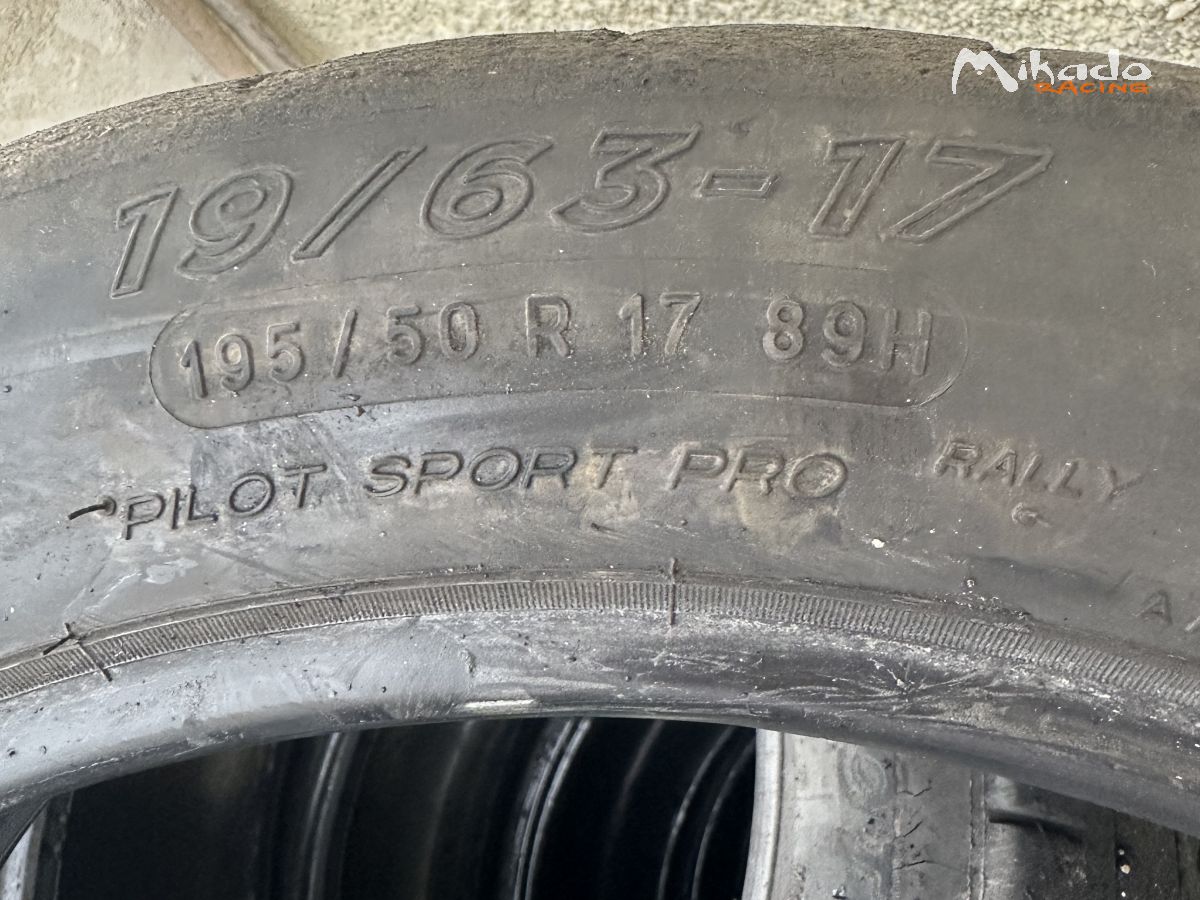 Pneu Michelin 17 – photo 3 sur 3