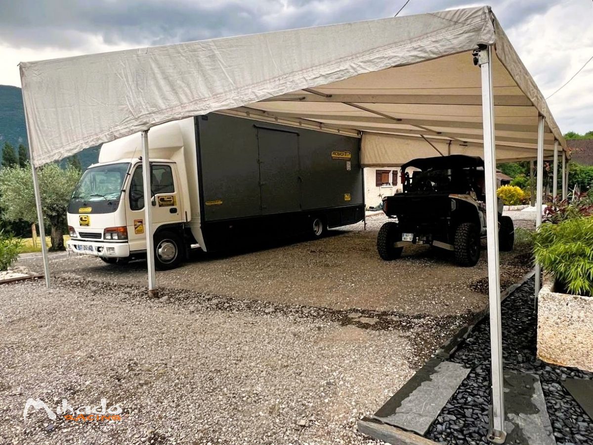 Camion équipé ISUZU série N avec 2 structure chapiteaux – photo 1 sur 6