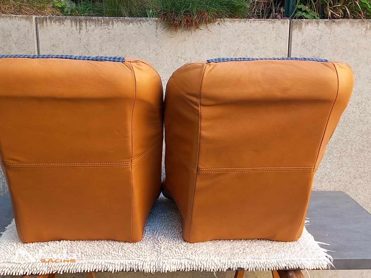 Vends une paire de sièges sport baquet look vintage sans appui tête – photo 2 sur 3