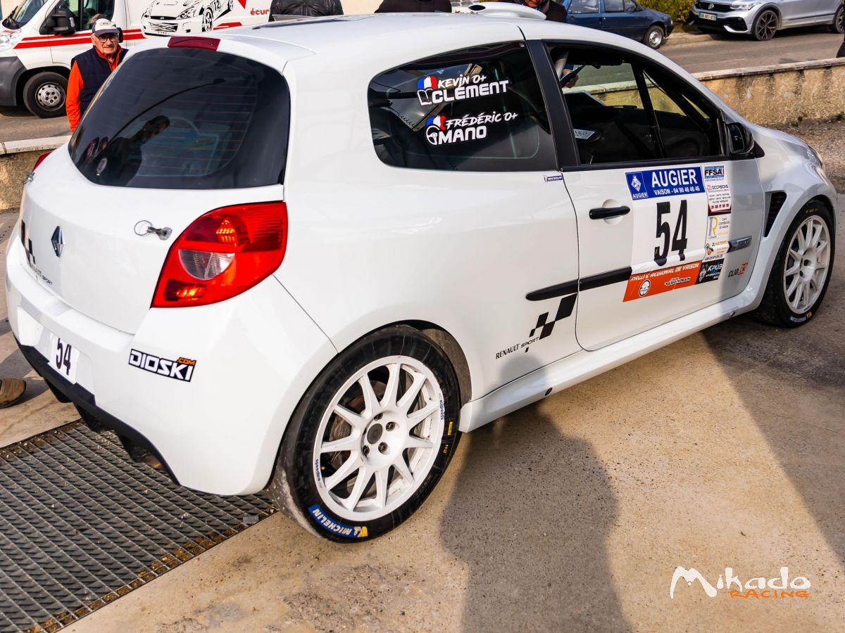 Clio r3 max – photo 1 sur 2