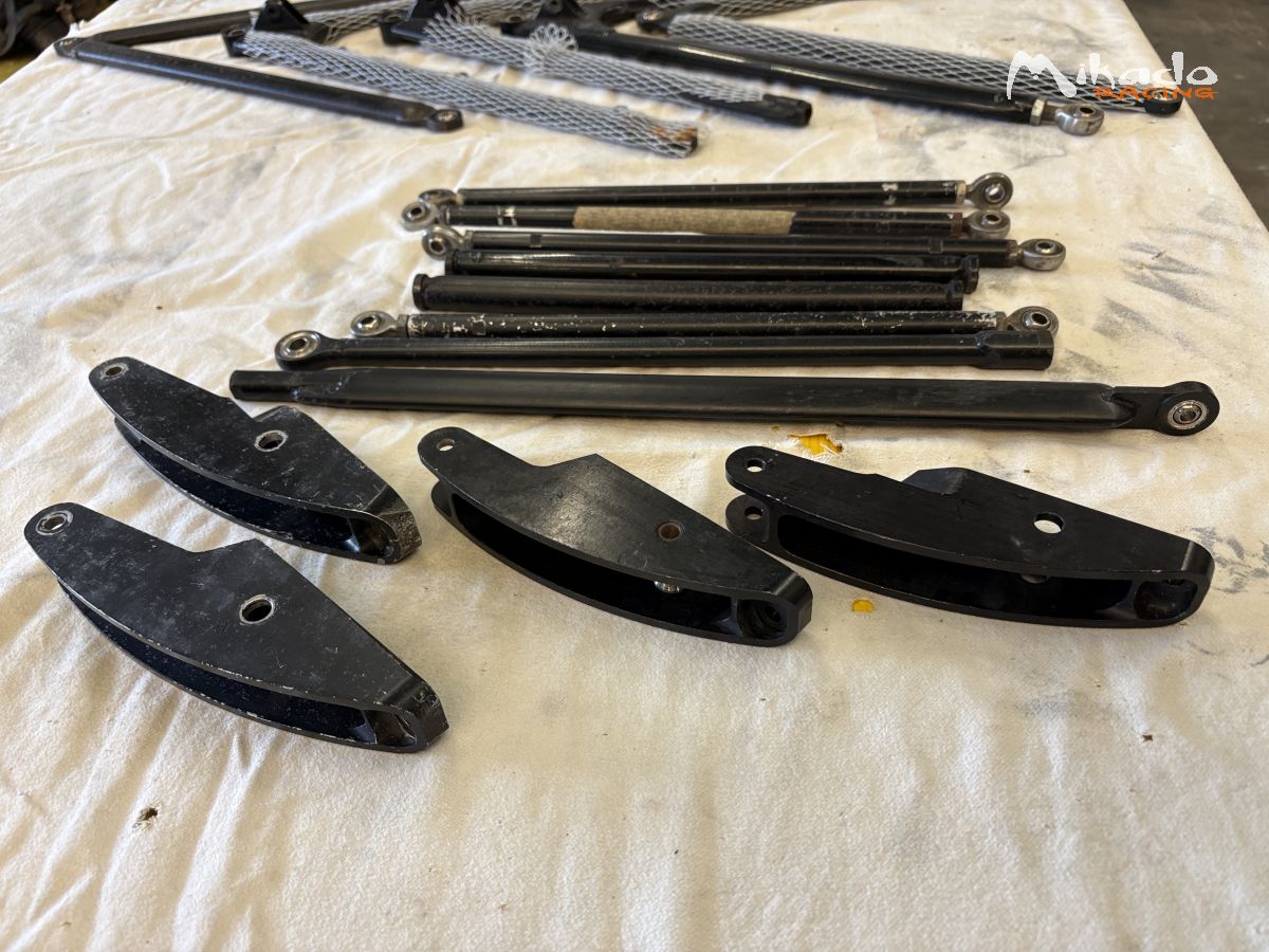 Dallara F392 392 Triangles suspension – photo 5 sur 6