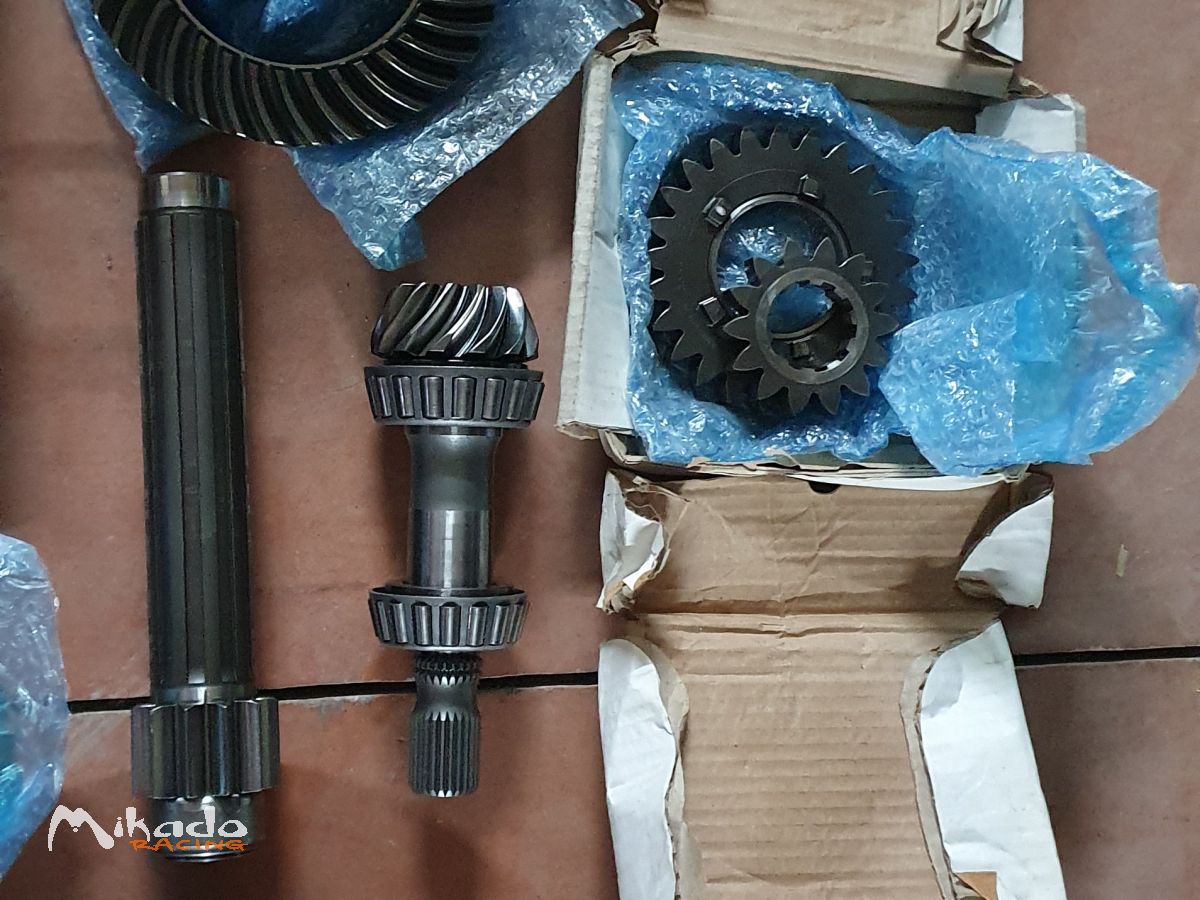 Boite et Pièces de boîte de Skoda S2000 – photo 4 sur 5