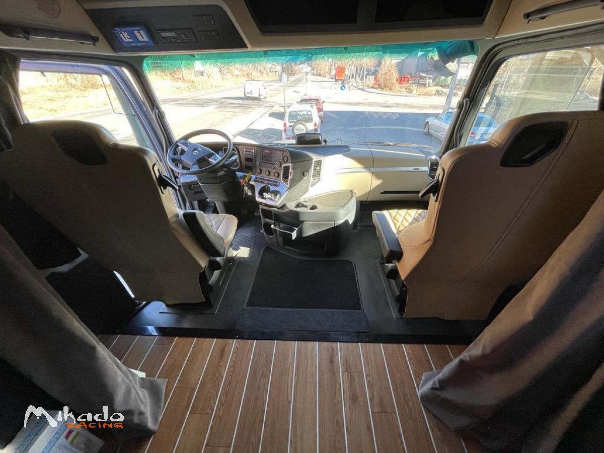 CAMION– AUTOCARAVANE DE LUXE SUR MERCEDES-BENZ ACTROS 26T – photo 5 sur 6