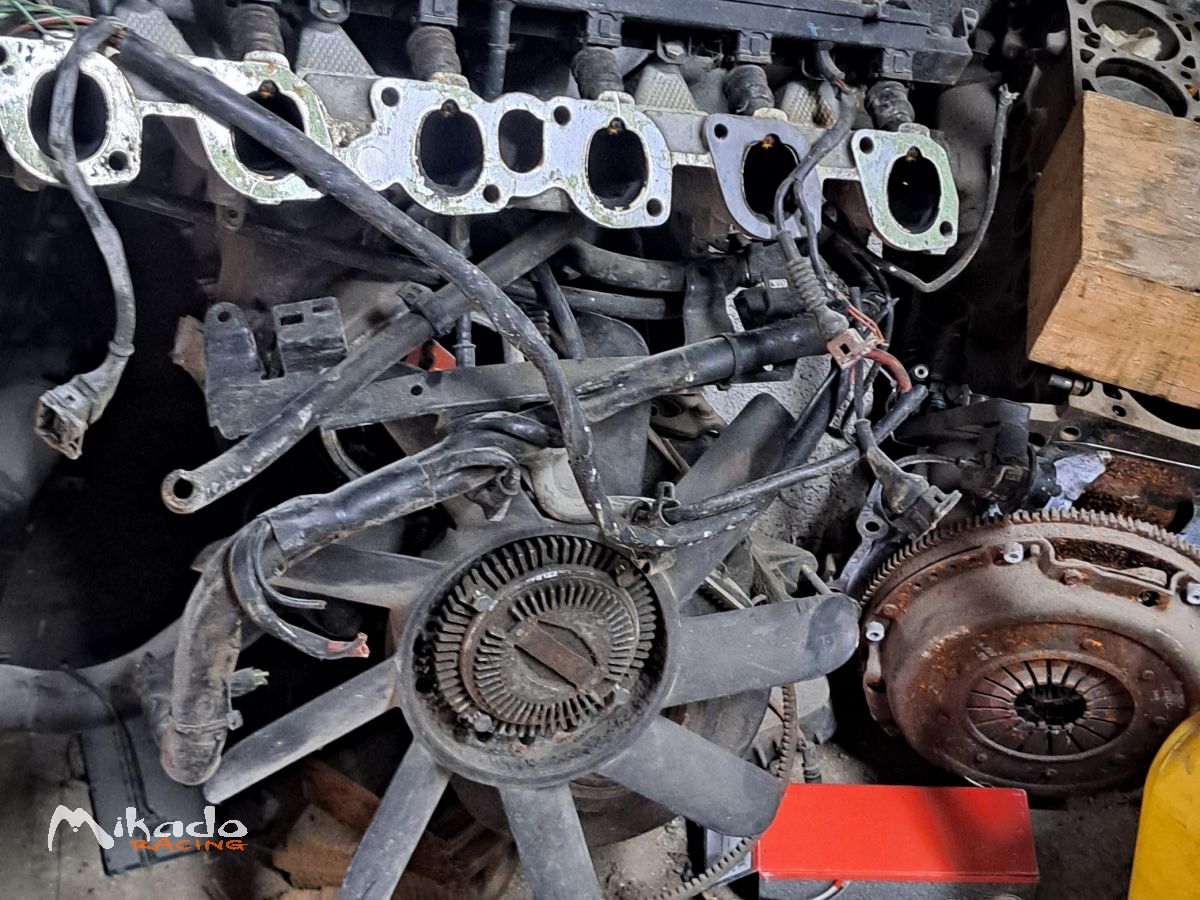 PIECES BMW E30 – photo 1 sur 6