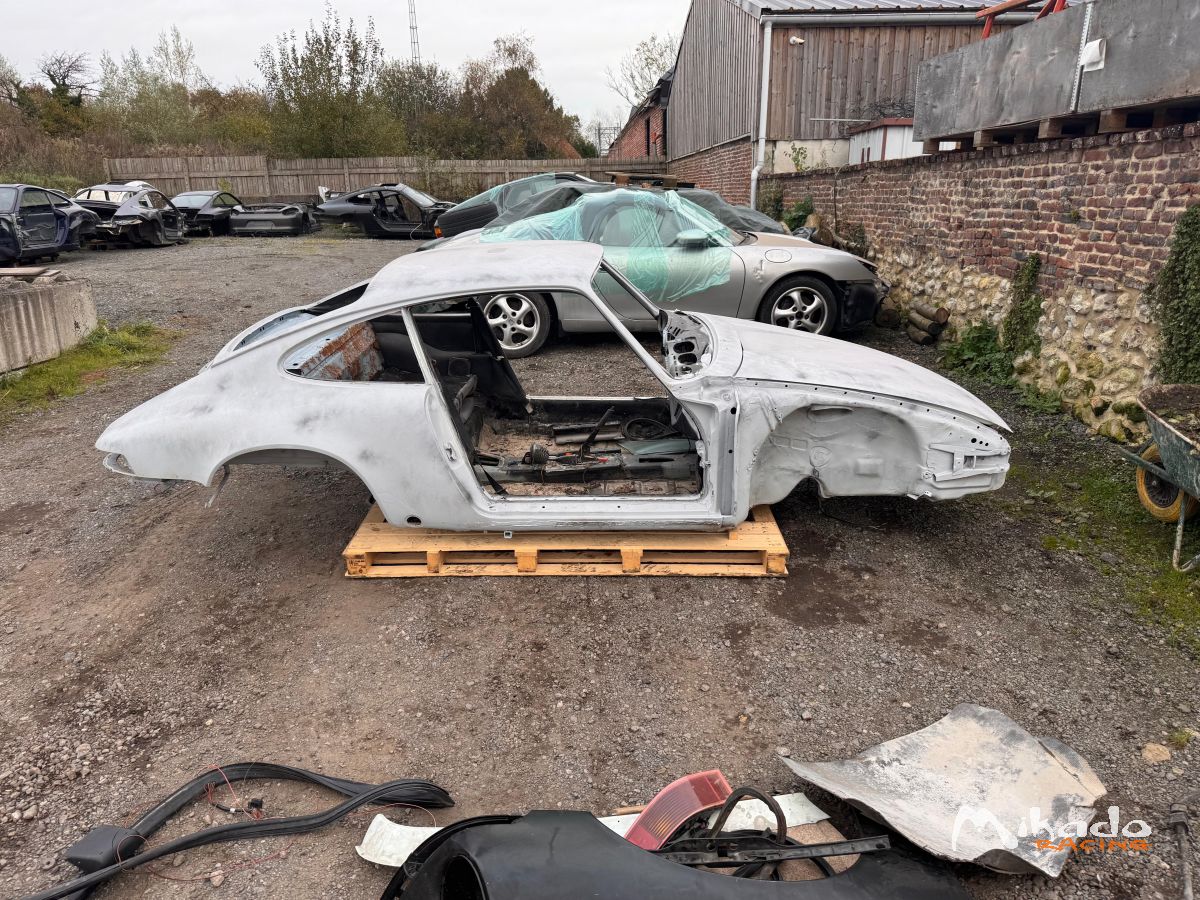 Caisse Porsche 911 3.0 SC 1977 projet Piste Dakar Rallye – photo 2 sur 6