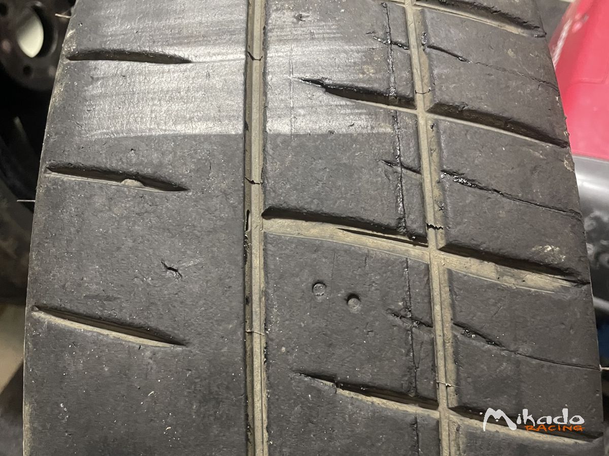 Vend 2 Pneus Michelin M20 17 pouces