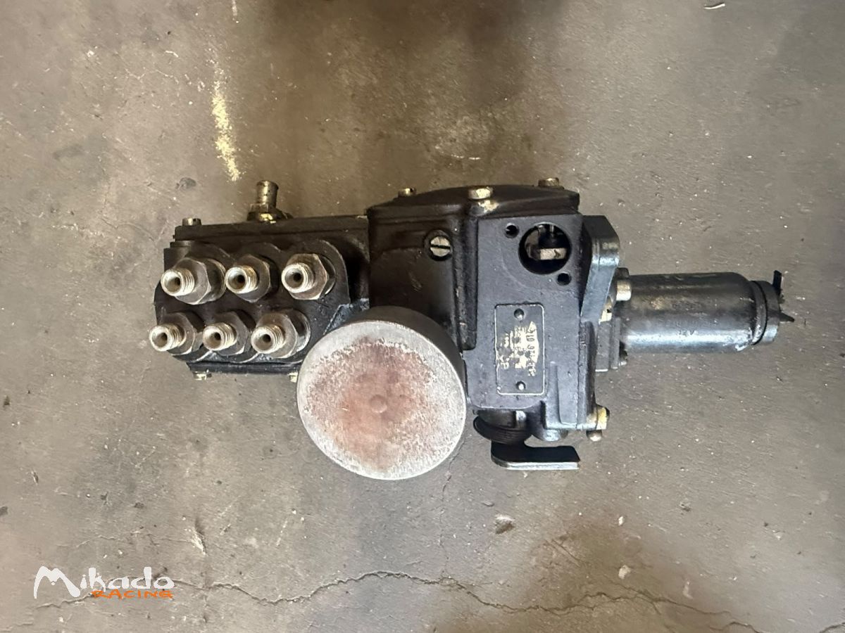 Pompe injection MFI Bosch Porsche 911 2.4 E 1972 1973 – photo 1 sur 6