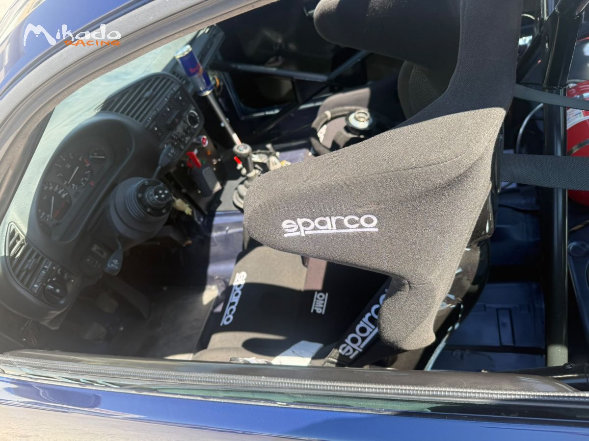 BMW 320I – photo 4 sur 5
