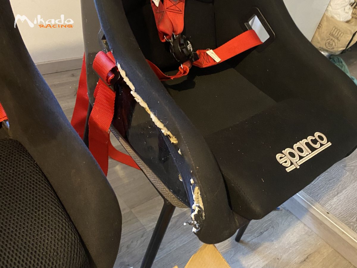 baquet et harnais sparco et gt2i – photo 2 sur 3