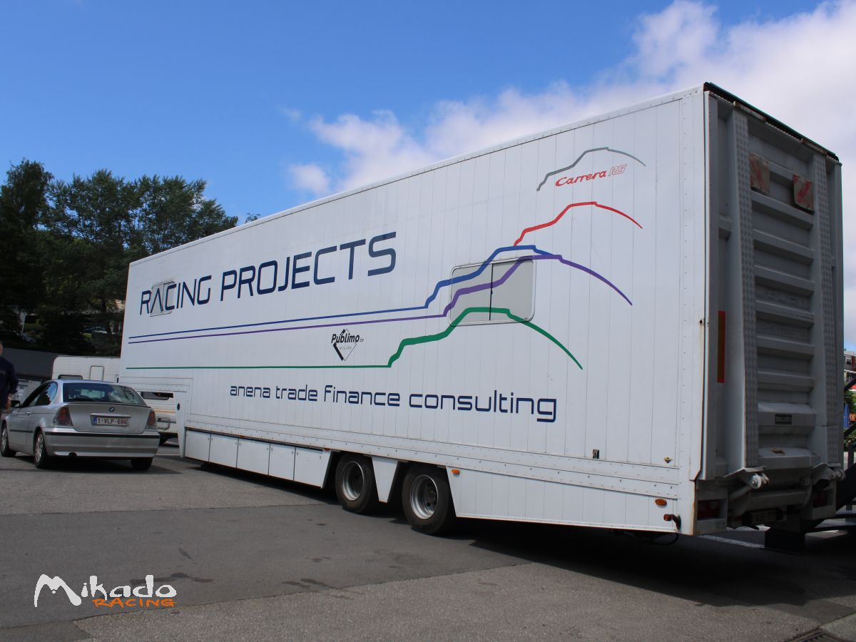Remorque de course vintage + camion – capacité pour 3 voitures + espace de stockage + bureau à l’avant – photo 1 sur 6