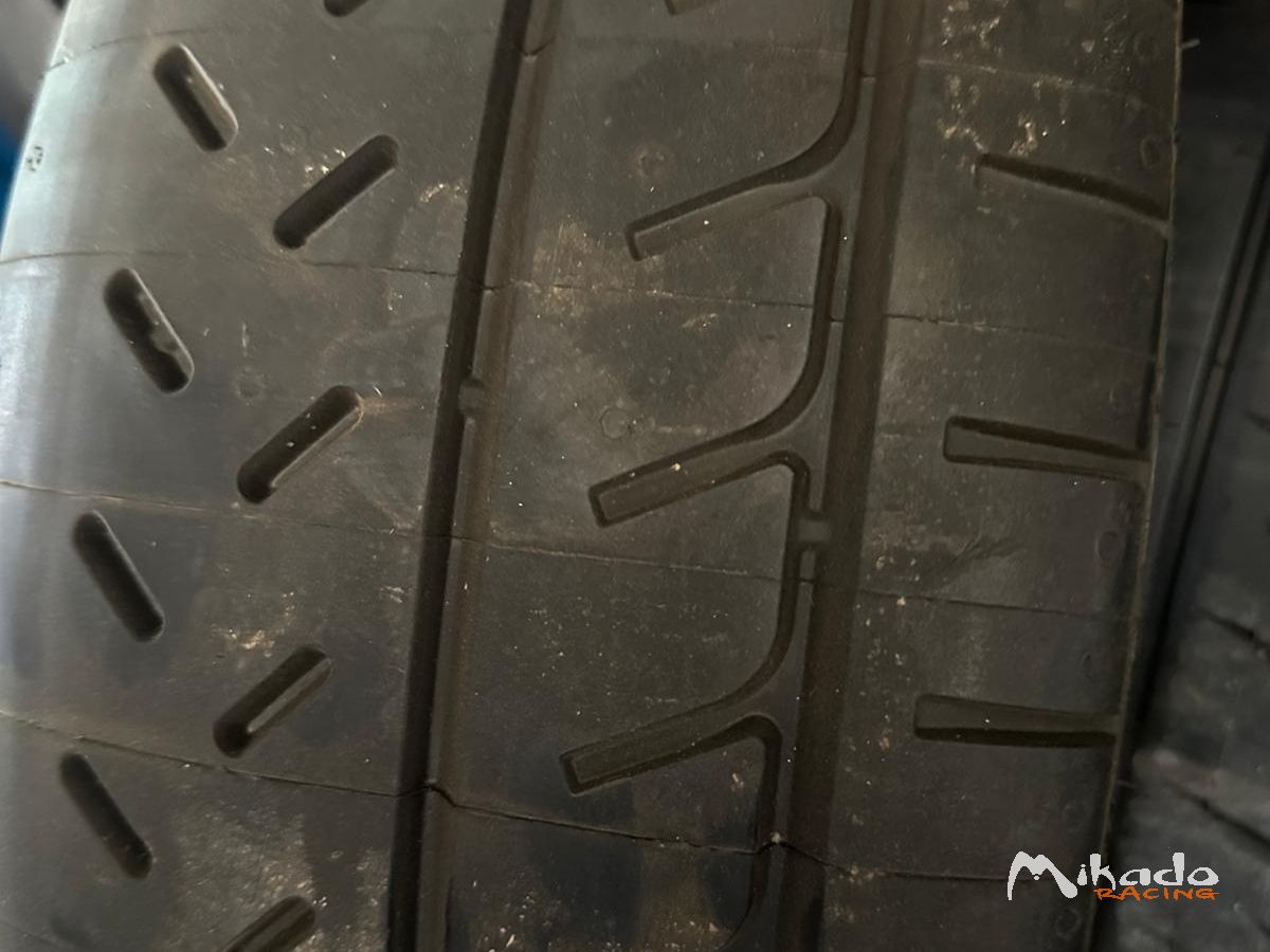 Pneu Michelin 17 – photo 1 sur 2