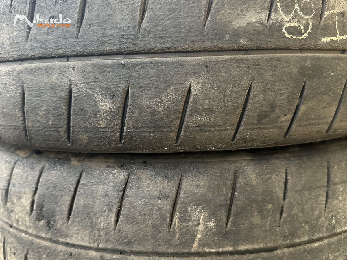 Pneu Michelin 17 – photo 1 sur 3