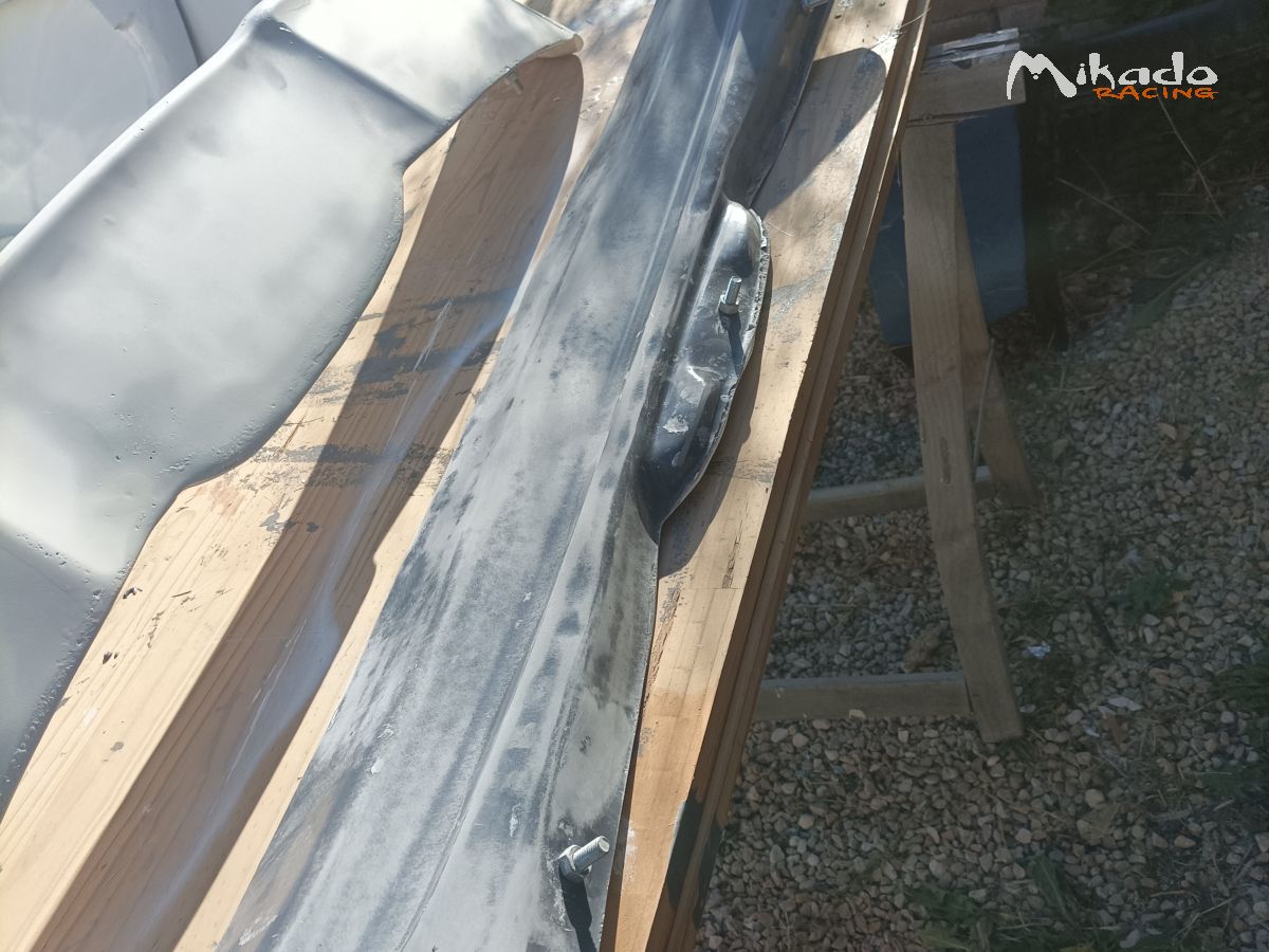 Aileron peugeot 208 f2000 – photo 4 sur 4