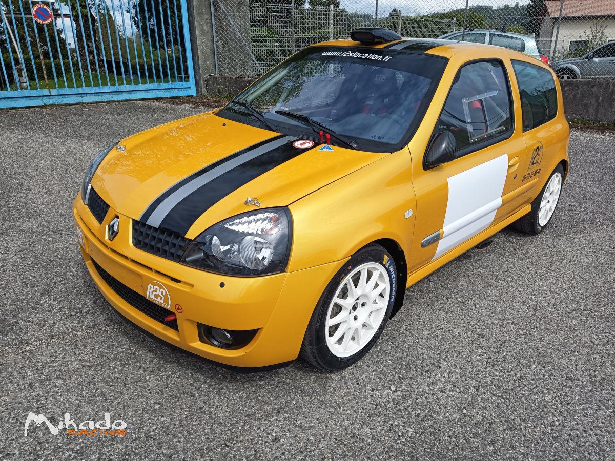 R2S location loue Clio Ragnotti f2000/14 – photo 1 sur 4