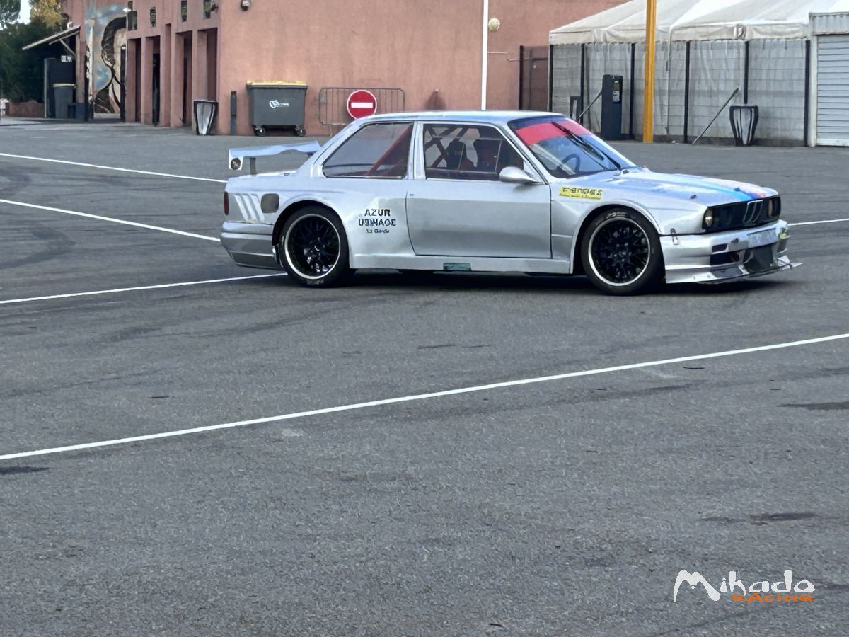 BMW 325i e30 – photo 1 sur 4