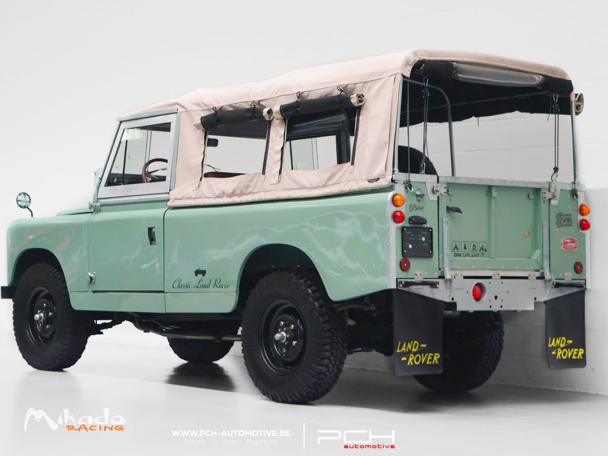 LAND ROVER Series IIA Cabriolet + Overdrive - FULLY FULLY RESTORED !!! - 1965 – photo 2 sur 6