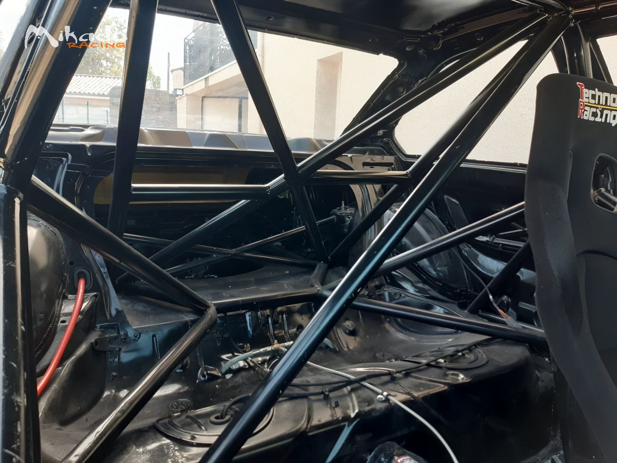 BMW coupé e36 F2000 6 cylindres – photo 4 sur 6
