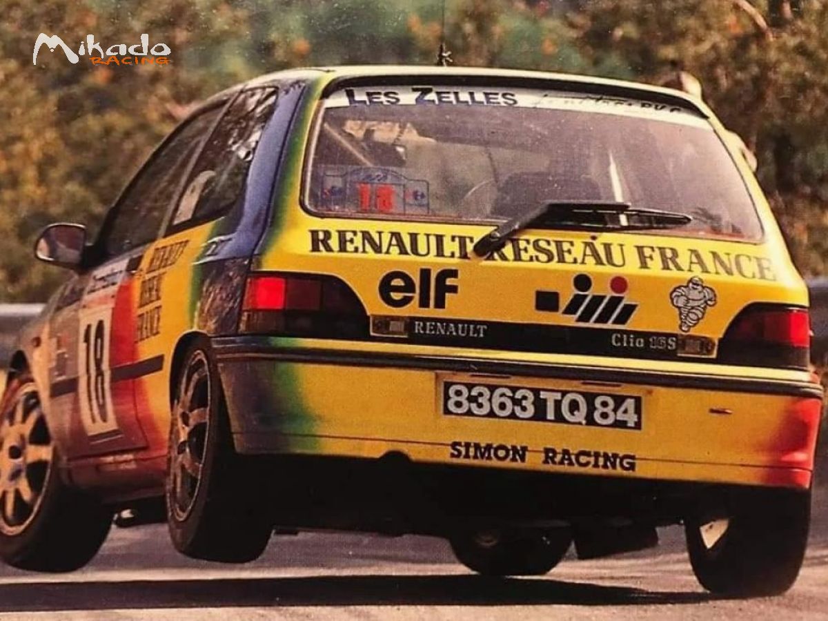Renault Clio GrA Ex Usine Simon Racing - Ex Ragnotti / Mauffrey – photo 2 sur 6