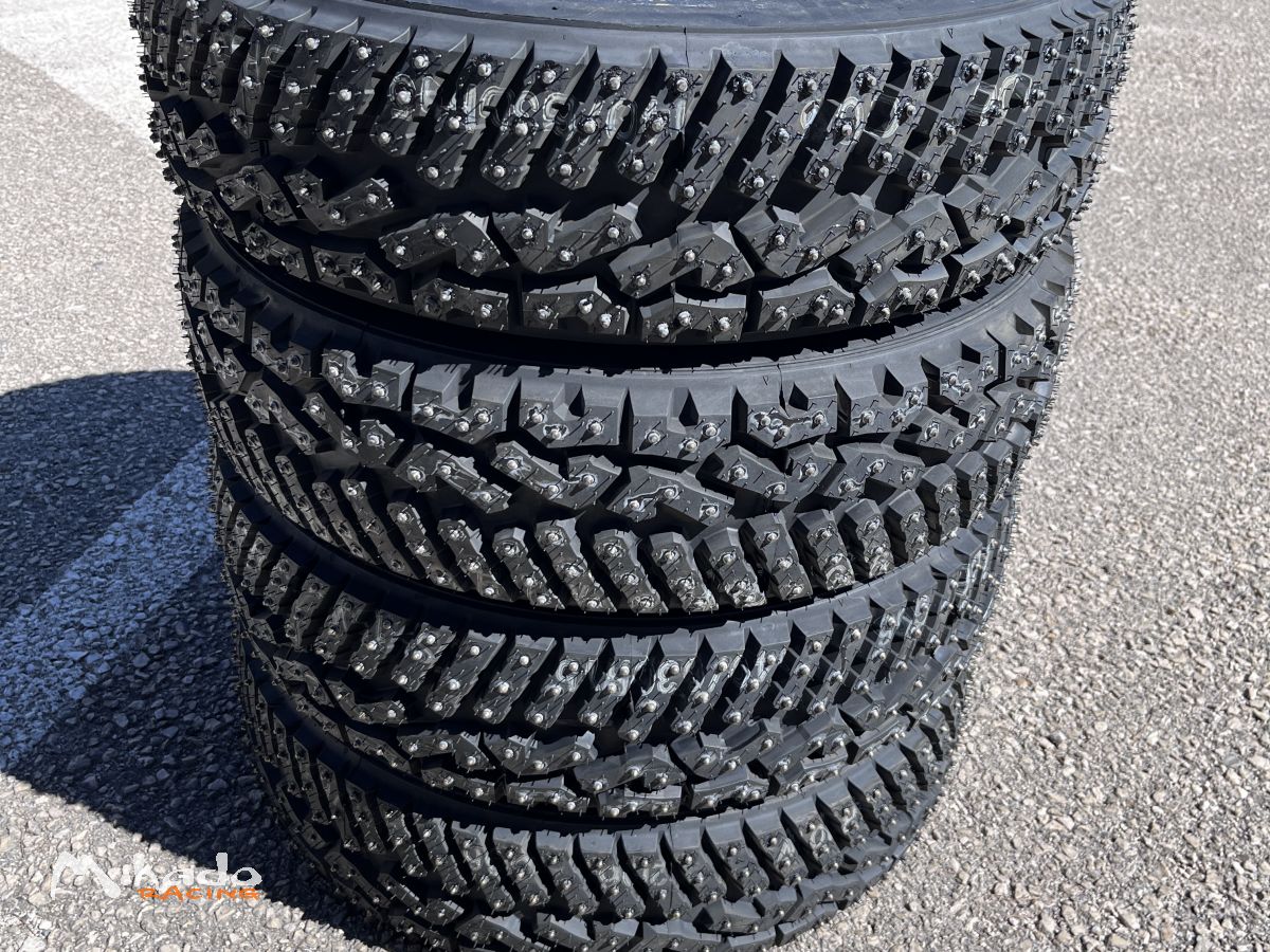 175/70R15 - x4 pneus clous neuf – photo 1 sur 3