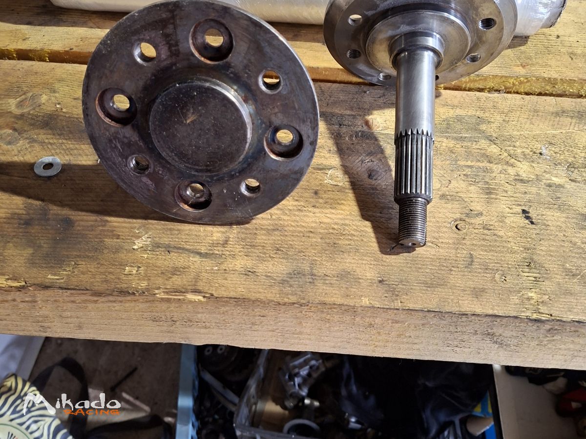 Vends moyeux arrières Simca Rallye 2 – photo 2 sur 3
