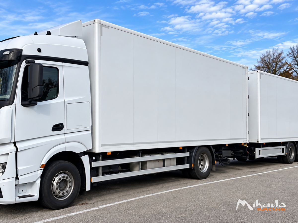 ENSEMBLE ROUTIER MOTORSPORT À LOUER AVEC OU SANS CHAUFFEUR – photo 1 sur 2