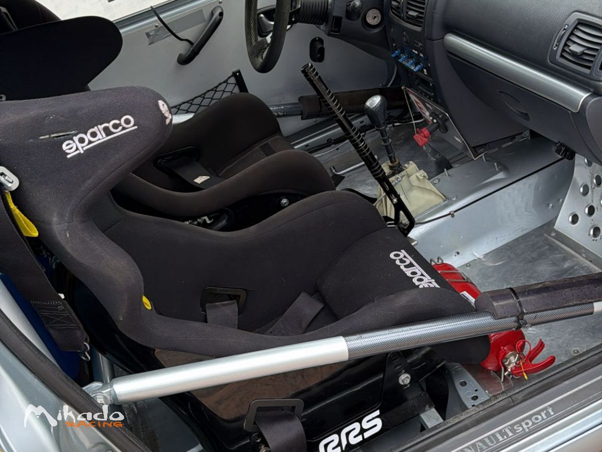 Clio 2 rs f2/14 – photo 2 sur 3